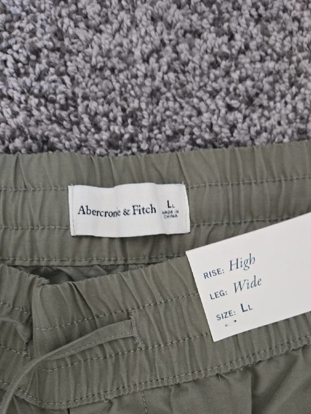 Abercrombie & Fitch Olive Green Wide-Leg Cargo Pants - Picture 2 of 3